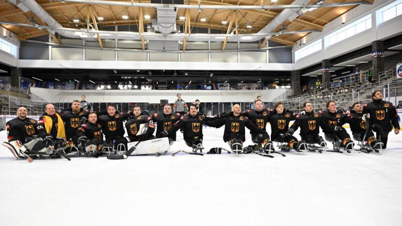 Team Germany Para Ice Hockey celebrating on the ice