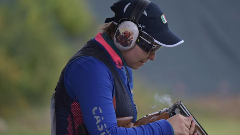 A Para trap shooter on field 